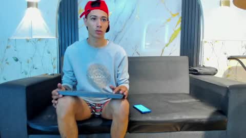 Snapshot of dylan_vanni chatting on June 2026 04:06:01 AM Dylan online show from June 2026 04:06:01 AM