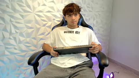 Dylan online show from December 2025 04:58:01 PM