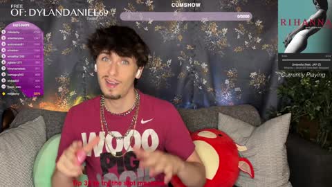Snapshot of dylandaniel69 chatting on December 2024 11:07:01 PM Dylan Daniel 7.8 online show from December 2024 11:07:01 PM