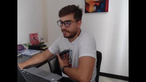 Snapshot of dylanhot10 chatting on December 2024 07:16:01 PM dylanhot10 online show from December 2024 07:16:01 PM