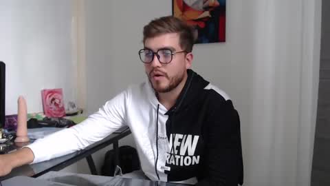 Snapshot of dylanhot10 chatting on December 2024 08:44:01 PM dylanhot10 online show from December 2024 08:44:01 PM