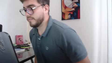 Snapshot of dylanhot10 chatting on December 2024 09:04:02 PM dylanhot10 online show from December 2024 09:04:02 PM