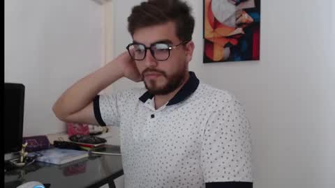 Snapshot of dylanhot10 chatting on December 2024 08:18:02 PM dylanhot10 online show from December 2024 08:18:02 PM