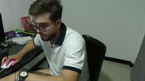 Snapshot of dylanhot10 chatting on December 2024 11:23:02 PM dylanhot10 online show from December 2024 11:23:02 PM