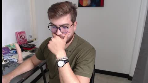 Snapshot of dylanhot10 chatting on December 2024 08:21:02 PM dylanhot10 online show from December 2024 08:21:02 PM