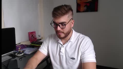 Snapshot of dylanhot10 chatting on December 2024 03:16:01 PM dylanhot10 online show from December 2024 03:16:01 PM