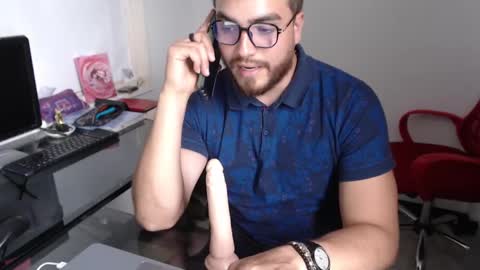 Snapshot of dylanhot10 chatting on January 2025 09:19:01 PM dylanhot10 online show from January 2025 09:19:01 PM