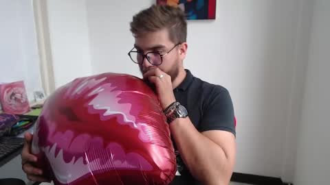 Snapshot of dylanhot10 chatting on January 2025 08:46:01 PM dylanhot10 online show from January 2025 08:46:01 PM