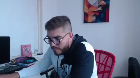 Snapshot of dylanhot10 chatting on February 2025 07:53:02 PM dylanhot10 online show from February 2025 07:53:02 PM