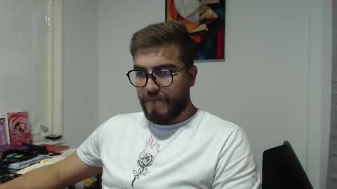 Snapshot of dylanhot10 chatting on February 2025 11:44:02 PM dylanhot10 online show from February 2025 11:44:02 PM