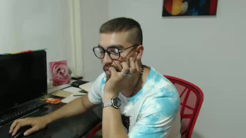 Snapshot of dylanhot10 chatting on September 2025 11:51:02 PM dylanhot10 online show from September 2025 11:51:02 PM