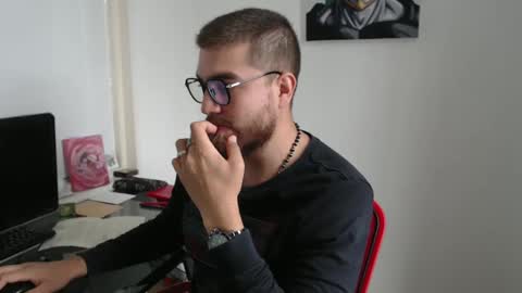 Snapshot of dylanhot10 chatting on September 2025 08:25:01 PM dylanhot10 online show from September 2025 08:25:01 PM