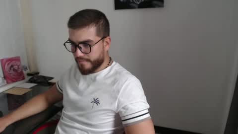 Snapshot of dylanhot10 chatting on October 2025 09:34:02 PM dylanhot10 online show from October 2025 09:34:02 PM