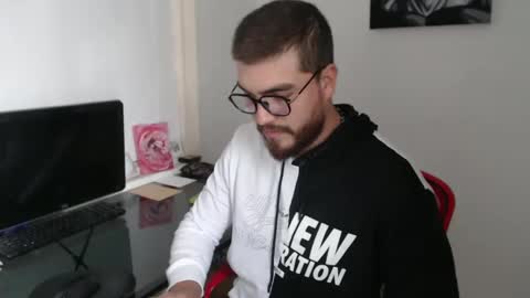 Snapshot of dylanhot10 chatting on October 2025 09:25:02 PM dylanhot10 online show from October 2025 09:25:02 PM