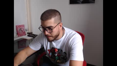 Snapshot of dylanhot10 chatting on October 2025 09:02:01 PM dylanhot10 online show from October 2025 09:02:01 PM