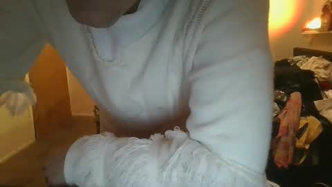 Snapshot of dylanjowelch chatting on January 2025 05:23:02 AM Aurora online show from January 2025 05:23:02 AM