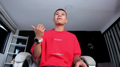 dylanroyce_ online show from April 2026 01:05:02 PM