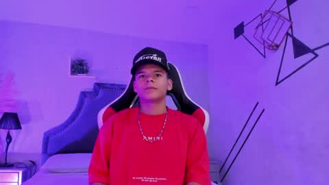 dylanroyce_ online show from June 2026 01:13:01 PM
