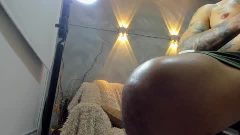 Snapshot of dylanstonne1 chatting on December 2024 12:25:01 AM D Y L A N online show from December 2024 12:25:01 AM