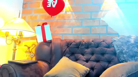 Snapshot of dylanstonne1 chatting on February 2025 01:25:02 AM D Y L A N online show from February 2025 01:25:02 AM