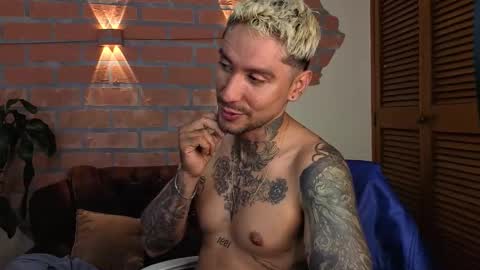 Snapshot of dylanstonne1 chatting on October 2025 09:47:02 PM D Y L A N online show from October 2025 09:47:02 PM