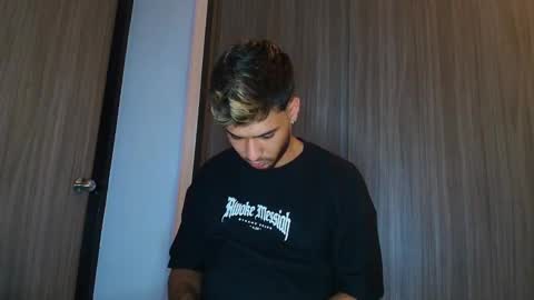 Snapshot of dylanxfun chatting on December 2025 06:11:01 AM dylanxfun online show from December 2025 06:11:01 AM