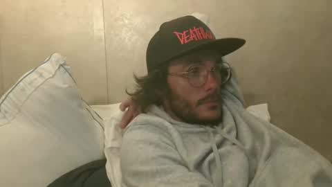 Snapshot of dylp400 chatting on December 2024 08:33:02 AM dylp400 online show from December 2024 08:33:02 AM