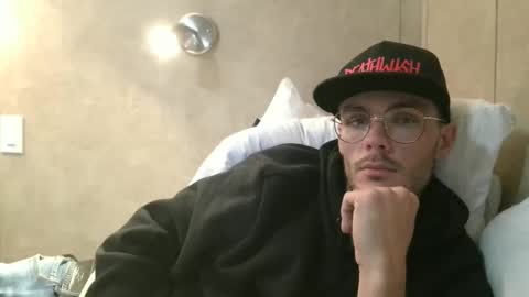 Snapshot of dylp400 chatting on January 2025 04:22:01 PM dylp400 online show from January 2025 04:22:01 PM