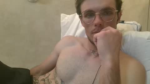 Snapshot of dylp400 chatting on February 2025 08:07:02 AM dylp400 online show from February 2025 08:07:02 AM