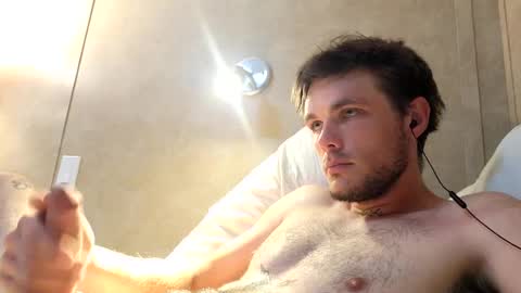 Snapshot of dylp400 chatting on February 2025 09:06:02 AM dylp400 online show from February 2025 09:06:02 AM