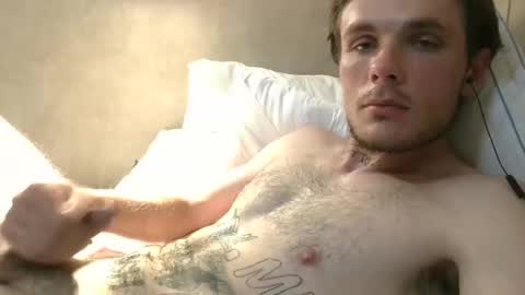 Snapshot of dylp400 chatting on February 2025 06:54:02 PM dylp400 online show from February 2025 06:54:02 PM