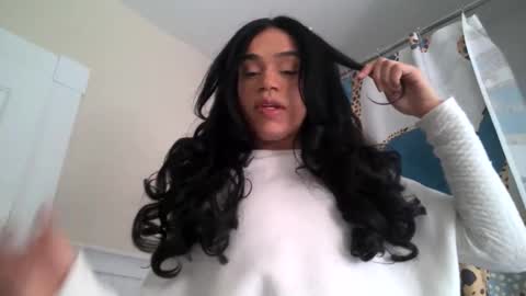 Dynasty online show from December 2024 06:41:02 PM