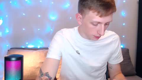 Snapshot of dyrinda chatting on September 2025 11:27:02 PM Julia and Dima online show from September 2025 11:27:02 PM