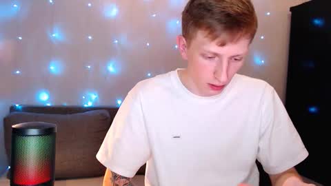 Snapshot of dyrinda chatting on October 2025 09:01:01 PM Julia and Dima online show from October 2025 09:01:01 PM