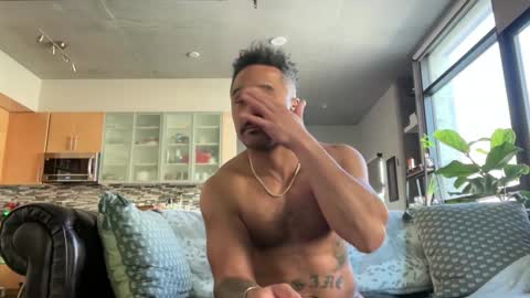 Snapshot of e13ven11 chatting on January 2025 10:40:01 PM Formally known as Virus of Life online show from January 2025 10:40:01 PM