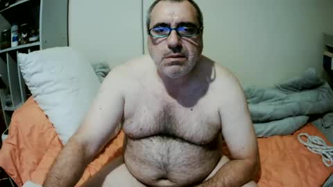 Snapshot of e1415926 chatting on July 2026 09:28:02 PM Uncle Emo online show from July 2026 09:28:02 PM