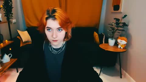 Snapshot of earl_lunar chatting on January 2025 12:35:01 AM Earl online show from January 2025 12:35:01 AM