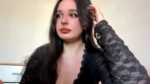 Snapshot of earleneohanley chatting on April 2026 02:17:02 PM Maya online show from April 2026 02:17:02 PM