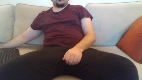 Snapshot of eastanbul chatting on January 2025 11:56:02 PM EastanbuL online show from January 2025 11:56:02 PM