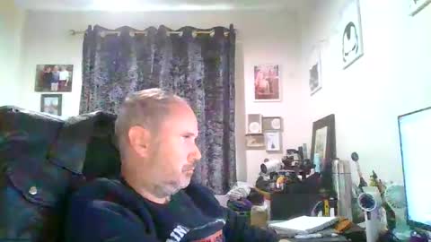 Snapshot of eastmidssoul chatting on October 2025 09:52:02 AM eastmidssoul online show from October 2025 09:52:02 AM