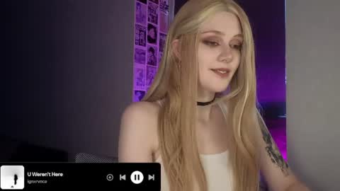 Snapshot of easy_izzy chatting on July 2026 03:43:01 PM Madame online show from July 2026 03:43:01 PM