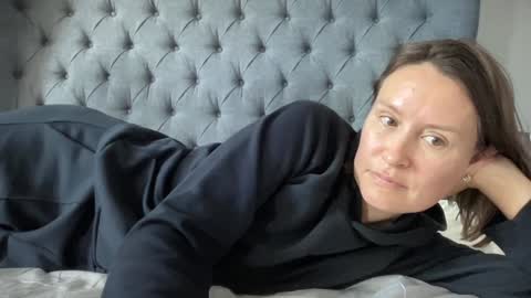 Snapshot of eatmypie69 chatting on September 2025 09:25:02 AM Nadia Ferreira  online show from September 2025 09:25:02 AM