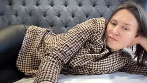 Snapshot of eatmypie69 chatting on November 2025 01:43:03 PM Nadia Ferreira online show from November 2025 01:43:03 PM