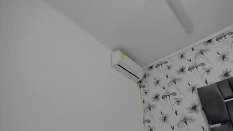 ebanolily online show from February 2026 01:28:02 PM