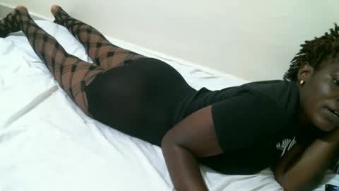 Snapshot of ebony_aleesha chatting on October 2025 11:06:02 PM nelly online show from October 2025 11:06:02 PM