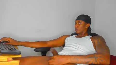 Snapshot of ebony_brandons chatting on February 2025 04:54:01 AM Brandon online show from February 2025 04:54:01 AM