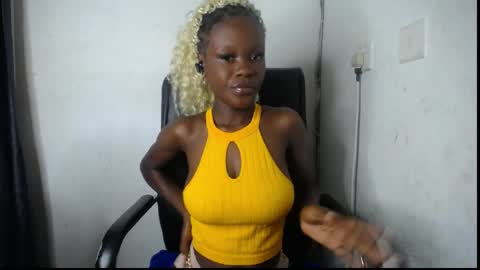 Snapshot of ebony_petitegirl chatting on June 2026 08:32:02 PM Lilly online show from June 2026 08:32:02 PM