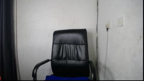 Snapshot of ebony_petitegirl chatting on June 2026 08:20:02 PM Lilly online show from June 2026 08:20:02 PM