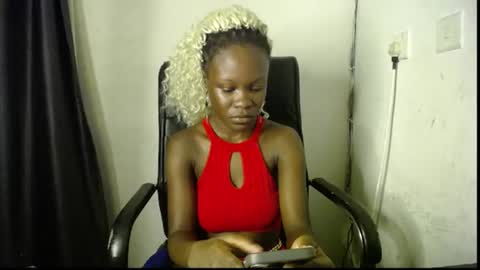 Snapshot of ebony_petitegirl chatting on June 2026 07:12:02 PM Lilly online show from June 2026 07:12:02 PM