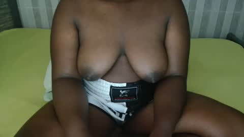 Snapshot of ebony_sabrina chatting on December 2025 08:29:02 AM Sabrina online show from December 2025 08:29:02 AM